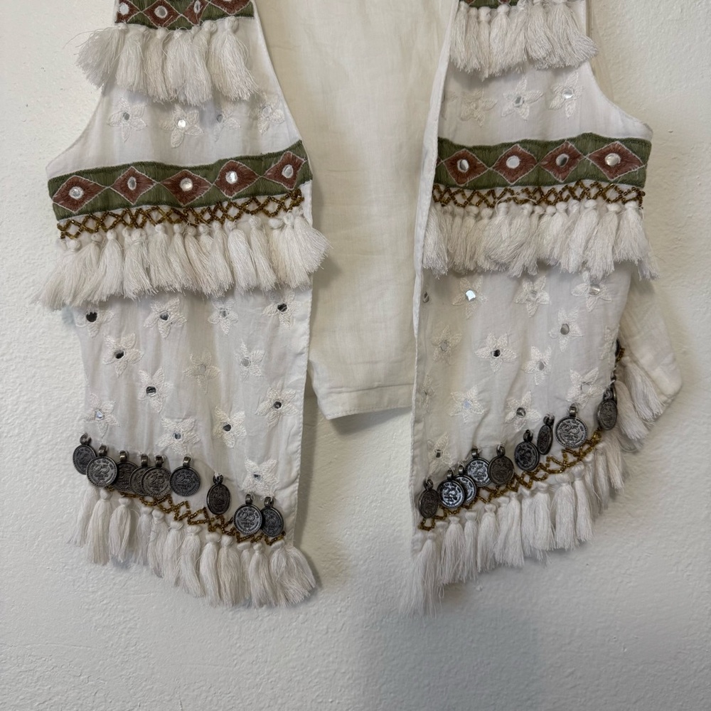 RAGA Embellished Fringe Vest - Picture 2 of 7